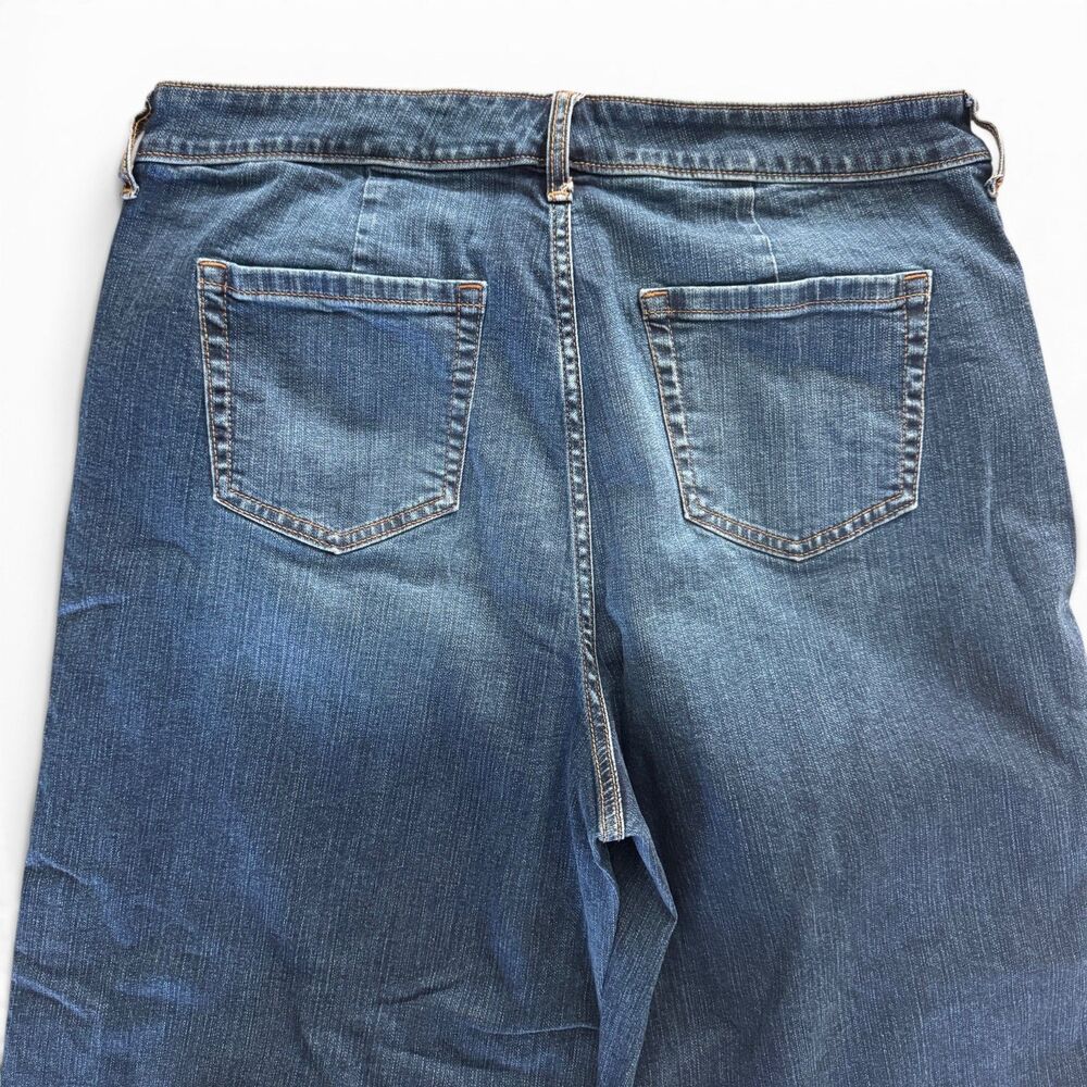 Torrid Women's Jeans High Rise Wide Leg Ankle Crop Vintage Stretch Size 16 - Picture 5 of 6